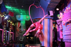 bestes-night-Idee-Berlin-Burlesque-Bar-Alexanderplatz-Erlebnis-Restaurant-Lieschen-Mueller-mit-Cirque-du-burlesque-Show-in-Berlin-unter-dem-Fernsehturm-2026