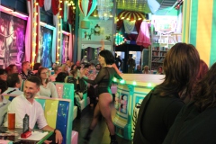 top-Idee-fuer-deine-Weihnachtsfeier-in-Berlin-Lieschen-Mueller-Bar-und-Cirque-du-Burlesque-Fernsehturm-Alexanderplatz-2026-3