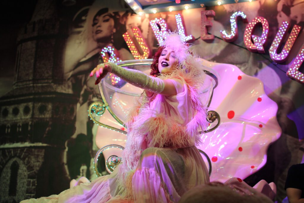 Beste Burlesque Bar am Alexanderplatz 1 516393969 1194385296035252 8845694651743433584 n