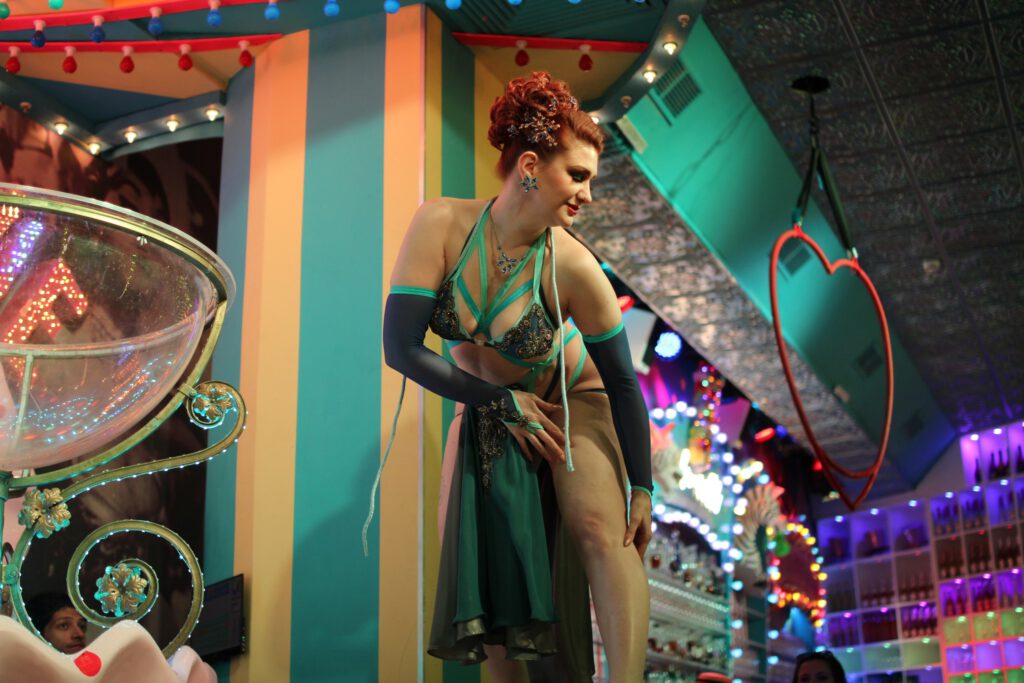 Burlesque Theater, Eventlocation berlin, Burlesque, Burlesque Berlin, Burlesque Theater berlin, Mädelsabend, Weihnachtsfeier, Teamevent, Geburtstag, Firmenfeier, JGA, Variete, Junggesellenabschied Pakete, Geburtstag Paket, JGA Pakete, Firmenfeier, Firmen Paket, Geburtstags Frühstück, Event, Teamevents, Geschenkidee, Wertgutschein, Gutscheine, Weihnachtsfeier, Firmenfeier, Gutschein, Gutscheine in Berlin, Erlebnisse in Berlin, Restaurants für Gruppen, Bars für Gruppen, Weihnachtsgutscheine, Gruppenevents, Erlebnisgutschein, Geschenkgutschein, Geschenkidee, Geburtstagsgutschein, Gin Bar, Erlebnisse in Berlin, Weihnachtsgutscheine, JGA Angebote, Burlesque Show-Gutschein, Gutschein für Showdinner, Gutschein für ein candle light dinner berlin, Tickets für Burlesque Show in Berlin, verrückteste Burlesque Bar in Berlin, Eventlocation in Berlin, Party feiern in Berlin, feiern Berlin, Junggesellenabschied idee in berlin, Beste Bars Berlin, Freitag abend Party Berlin, Samstag feiern in Berlin, Veranstaltungen in Berlin, Top ten Bar s Berlin, Party Idee Berlin,  christmas party, team event, birthday, Event location Berlin, company party, bachelor party, company party, team building, wedding day, burlesque show, Cirque du Burlesque Berlin, 

