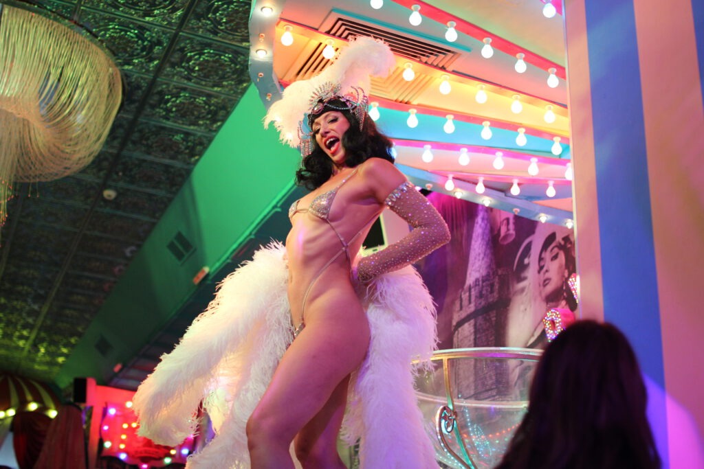 Lieschen Mueller Burlesque Bar unter Fernsehturm Berlin 6