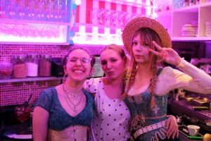 Lieschen Müller Berlin sucht dich: Kellner, Oberkellner & Servicekräfte (m/w/d) für Frühstück, Café, Mittag & Abend! du entscheidest!