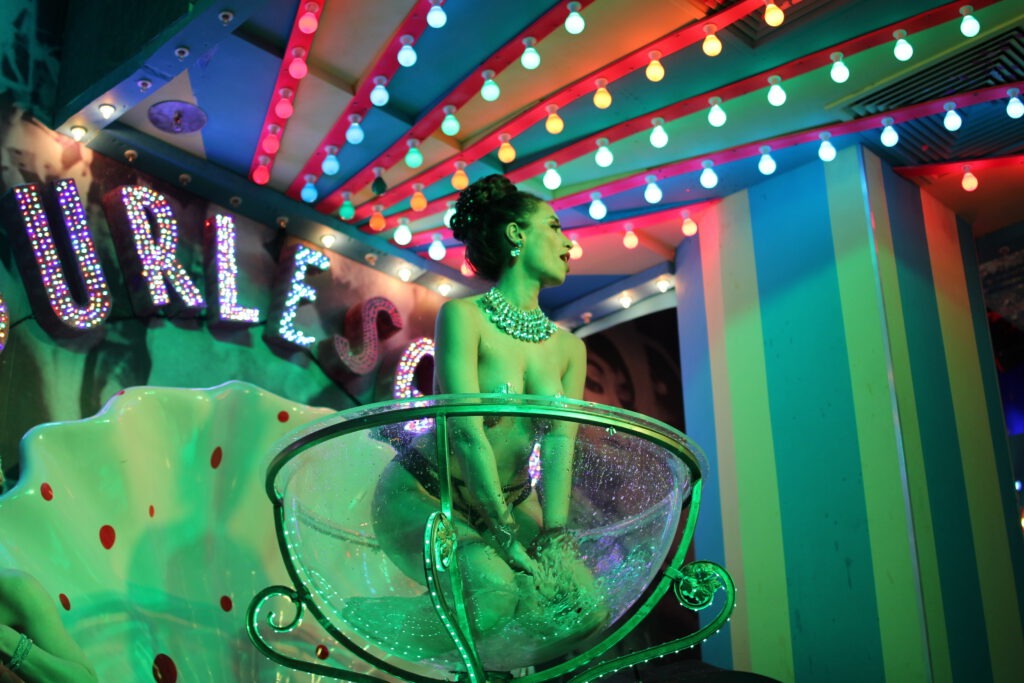 Cocktail Bar & Show Berlin Alexanderplatz im lieschen Mueller