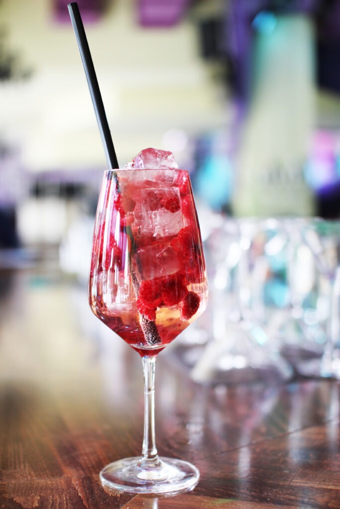 Cocktails, Kollegen & Berlin-Glitzer, Warum ihr euren After-Work-Abend im Lieschen Müller unbedingt einmal erleben solltet