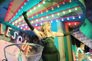 Heiß, elegant, unvergesslich: Lieschen Mueller dein Lieblingsort für echte Burlesque Shows in Berlin!