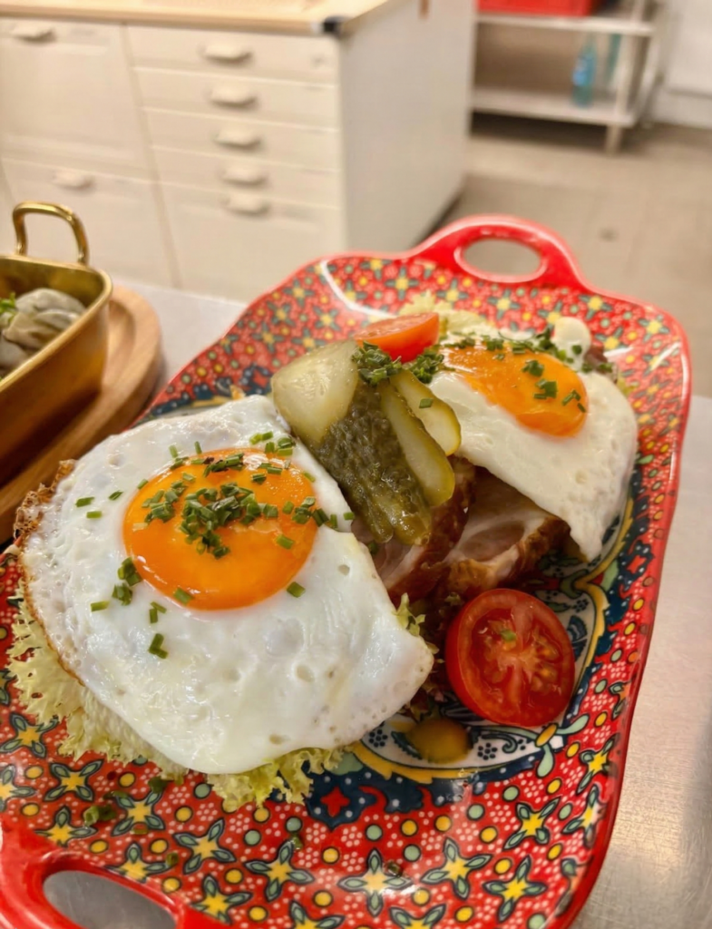 Kulinarische Geschichte im traditionellen Berliner Restaurant am Fernsehturm 1 IMG 20260310 120445 2371