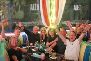 News 1 Beste Betriebsausflug fuer gruppen in Berlin in der Burlesque Bar und Erlebnis Restaurant Lieschen Mueller im Fernsehturm Alexanderplatz 1